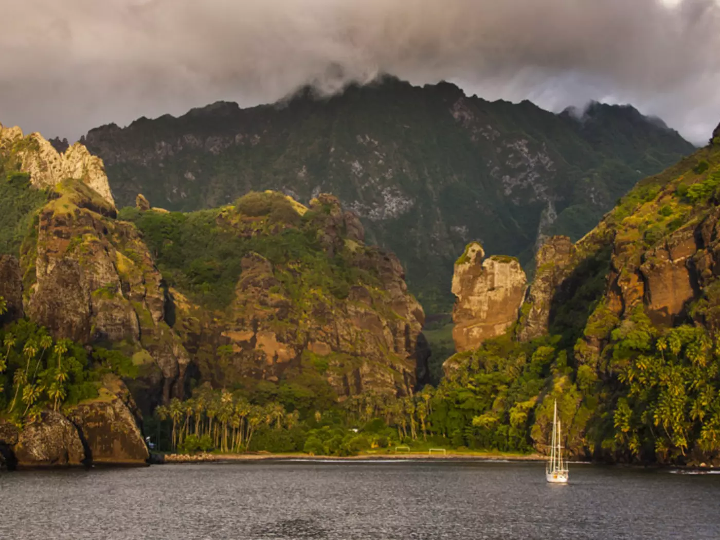 Bay of Virgins, Fatu Hiva Bay of Virgins in Fatu Hiva