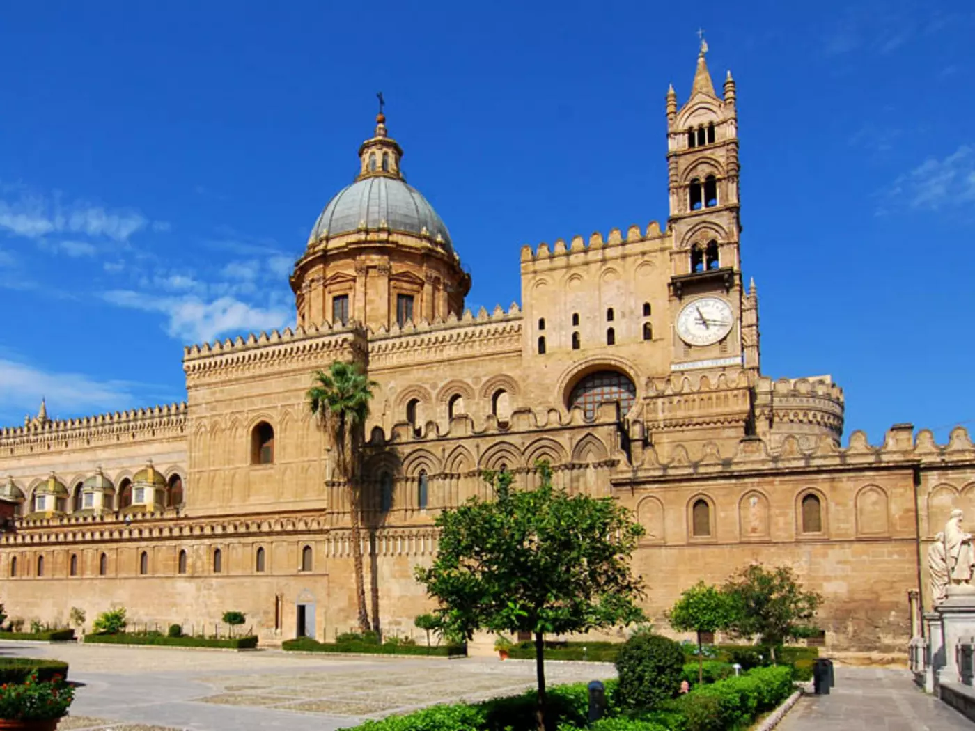 Built is 1184, the Palermo Cathedral is considered one of Sicily's most important monuments