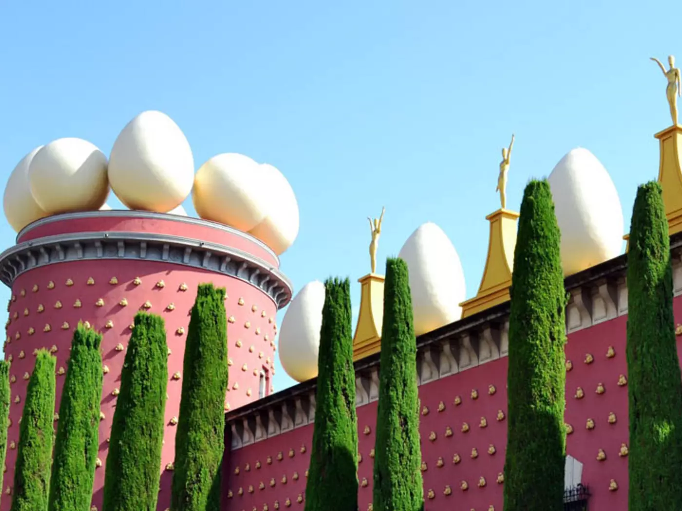 The fascinating Dalí Theatre-Museum was built in memory of the great artist Salvador Dalí