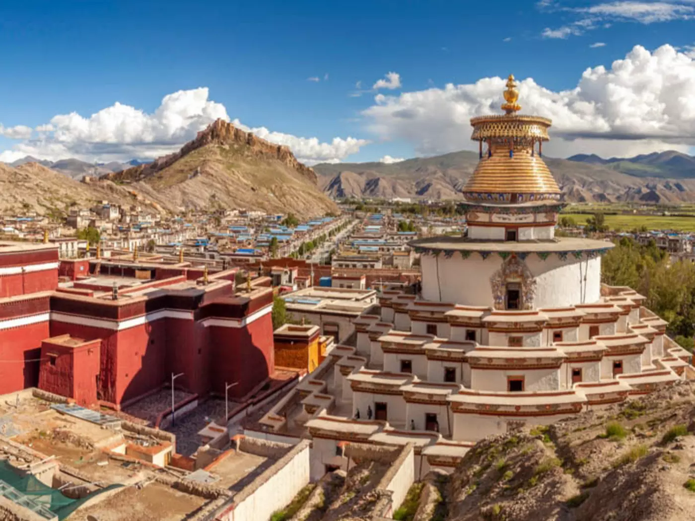 Gyantse lies on the historic trade route between India and Tibet and maintains it's small-town charm