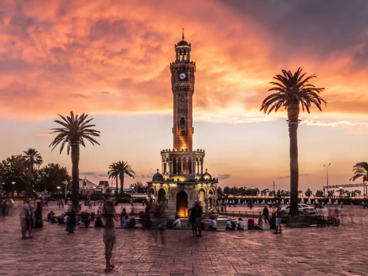 The history of Izmir dates back to 3000 BC