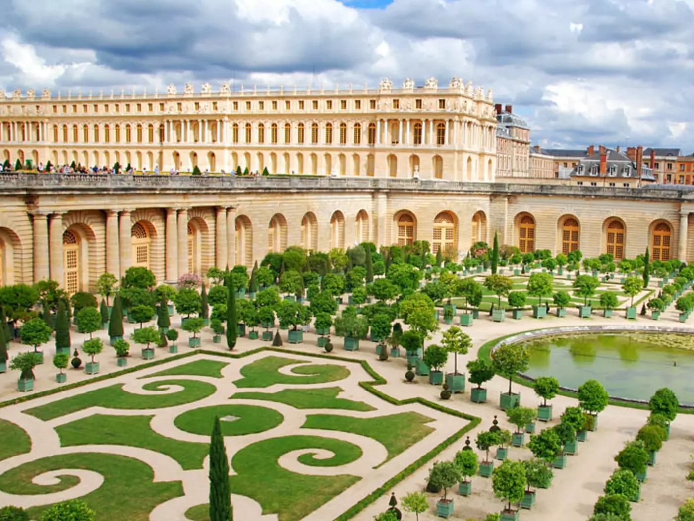 Louis XIV first came to Versailles in October 1641 to escape a smallpox epidemic