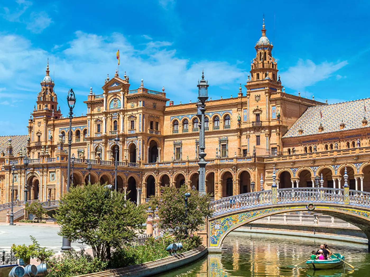 Plaza de Espana, Sevilla, Spain The beautiful Plaza de Espana, Sevilla, Spain