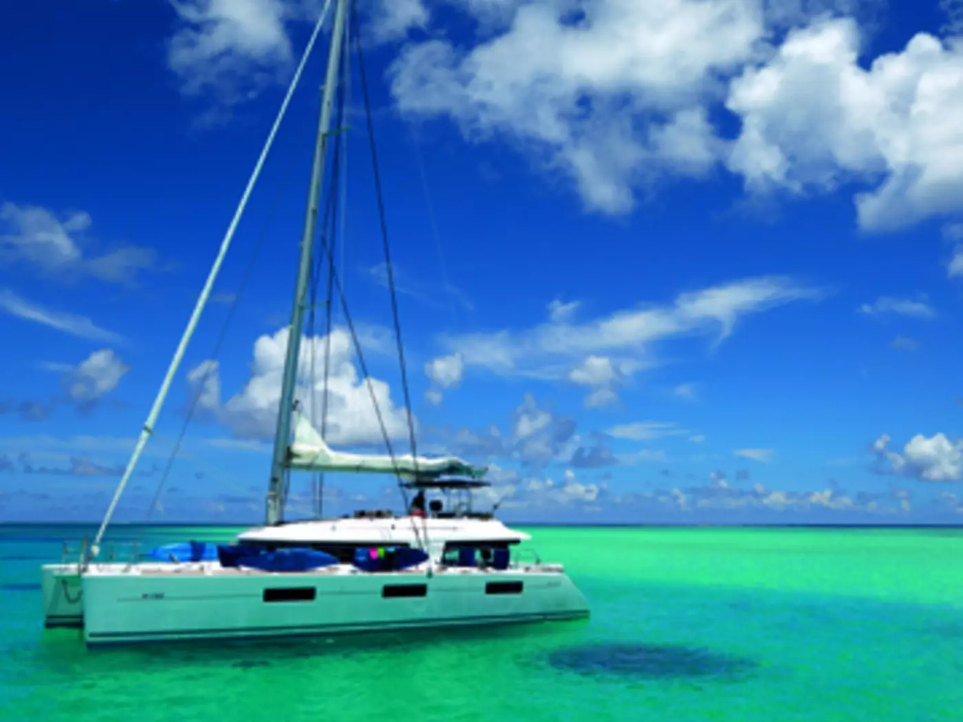 Sailing on your small ship catamaran, Archipels
