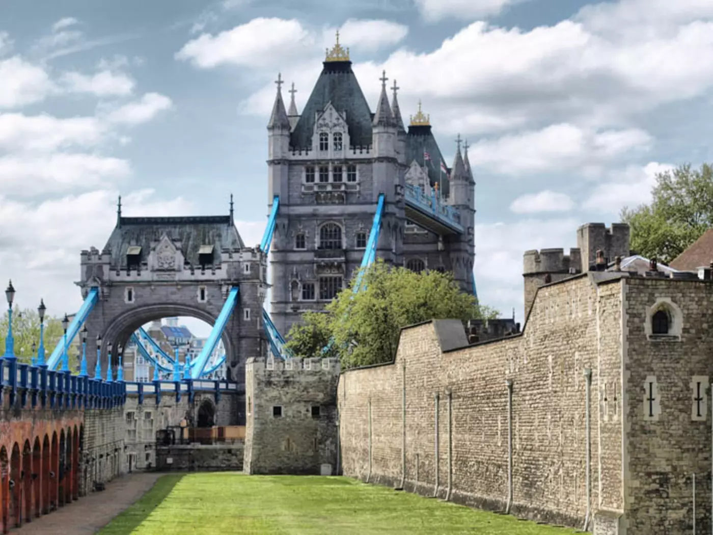 William the Conqueror built the Tower of London in 1070