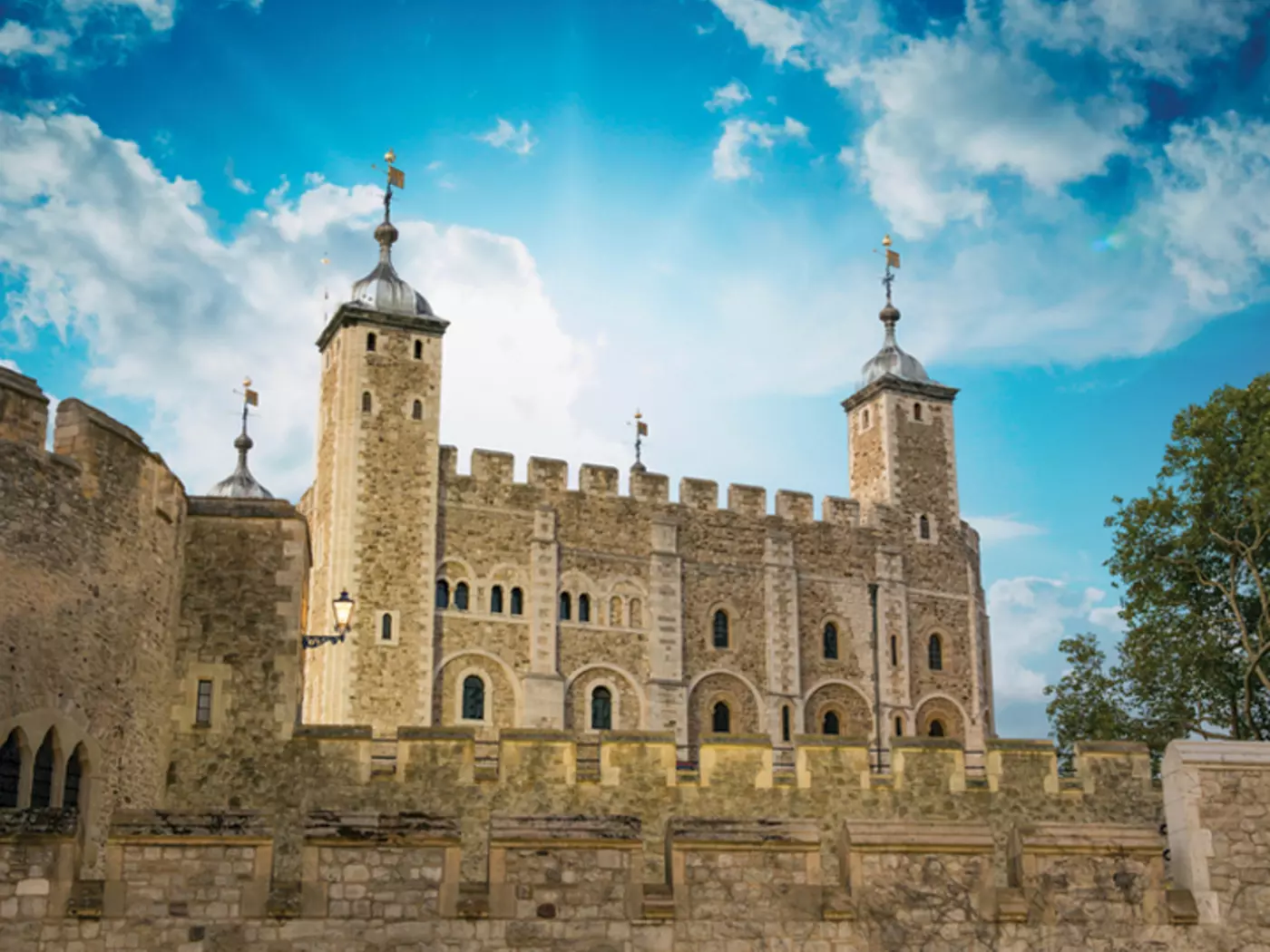 Uncover the history and iconic sights of London