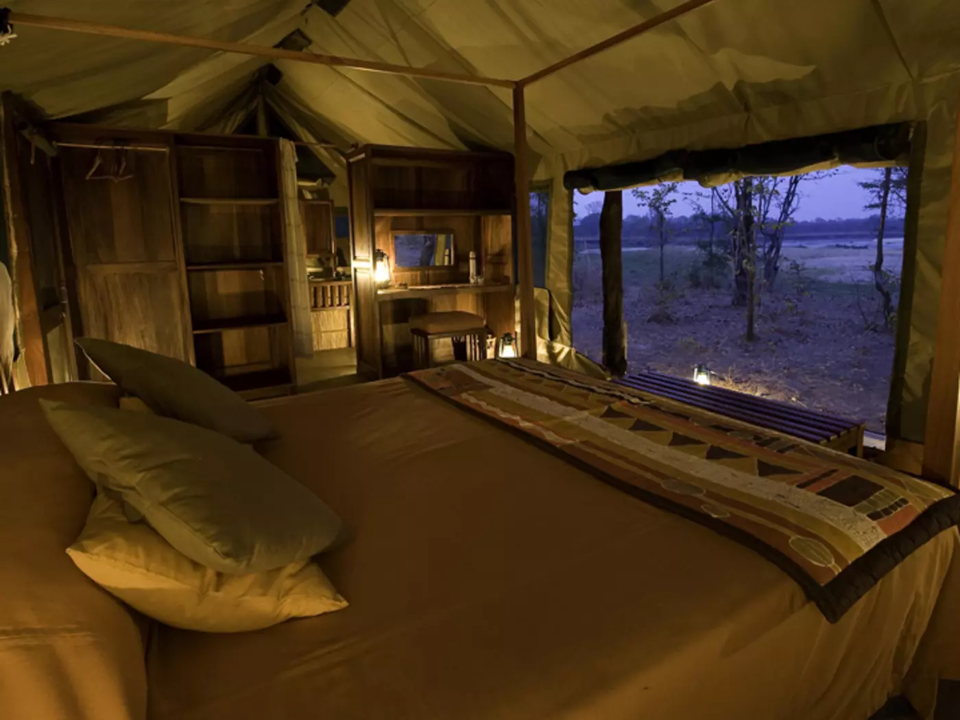 Zungulila - room
