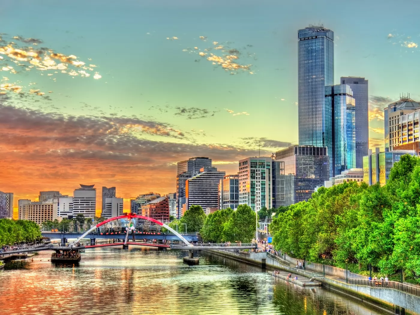 Wander the stunning streets of Melbourne