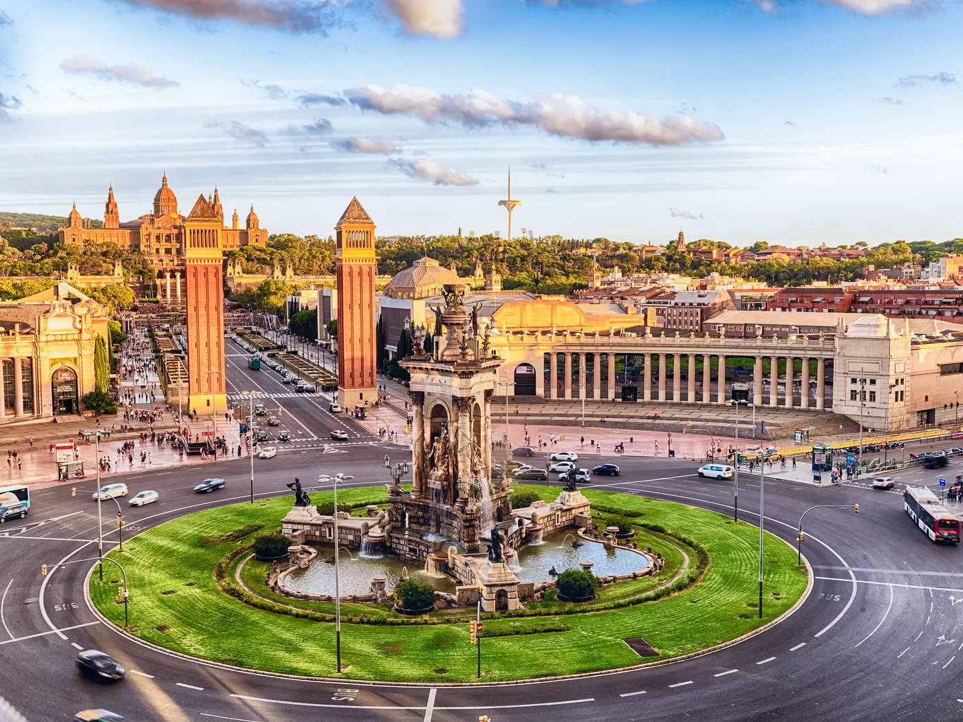Explore the area around Placa d'Espanya in Barcelona