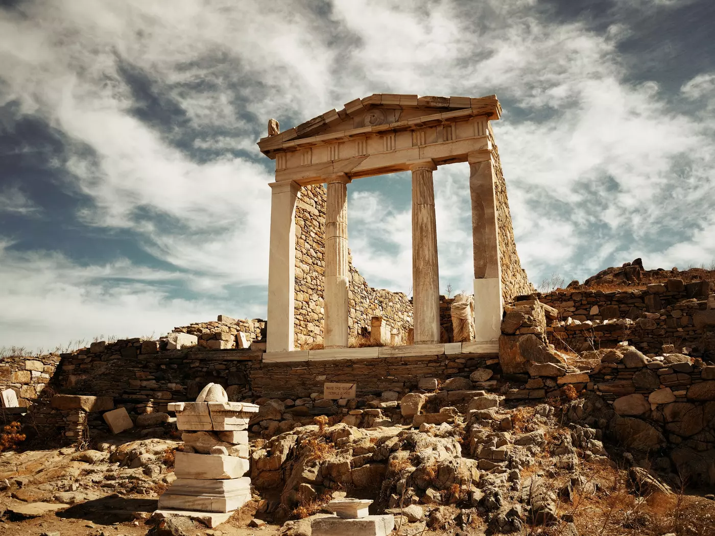 Temple in Delos 