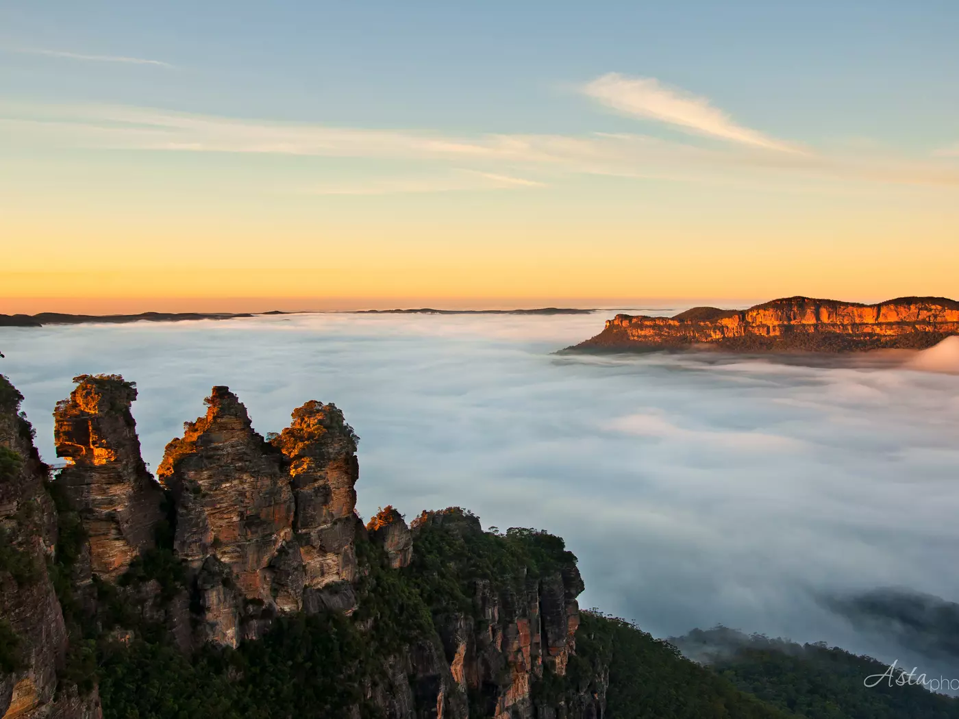 Tour up to the Blue Mountains to witness their breathtaking beauty