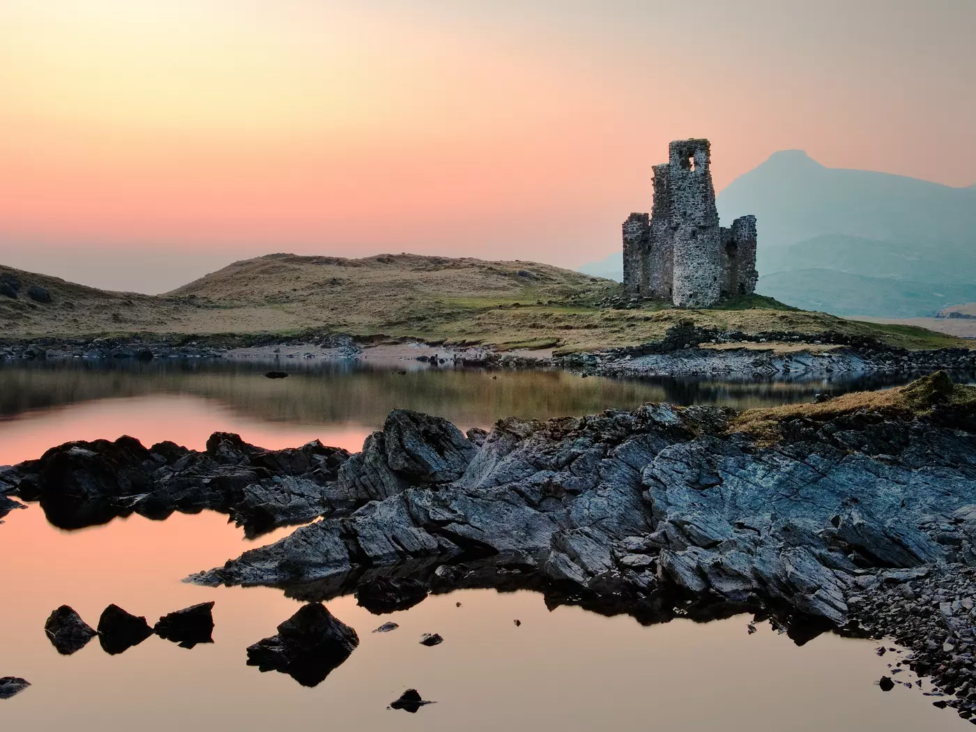 Embrace the history of Ardvreck Castle