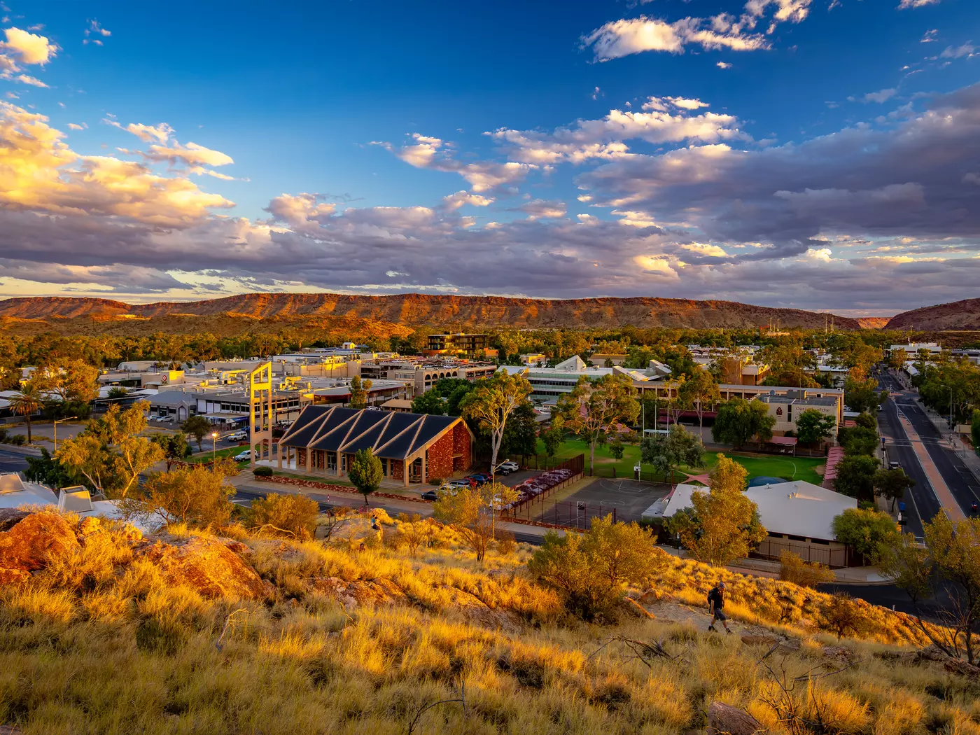 Wander the streets of Alice Springs