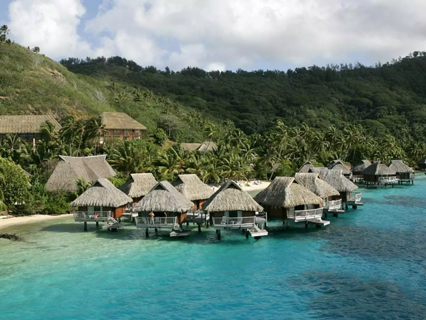 Stunning Lagoon views Enjoy the view as you settle in over the soothing waters