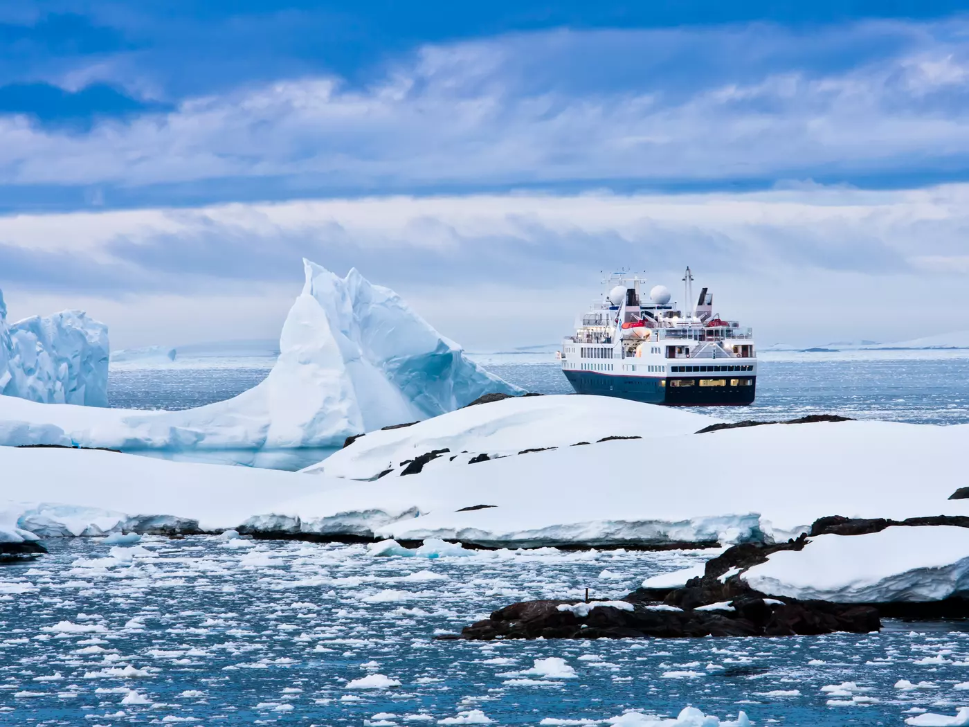Cruising the Antarctic Peninsula