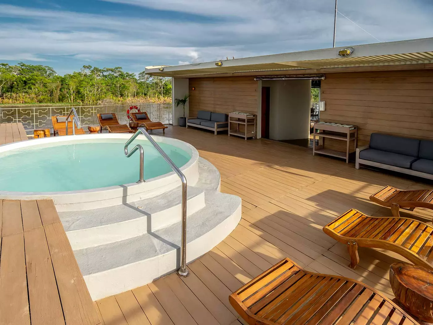 Delfin III Pool Deck