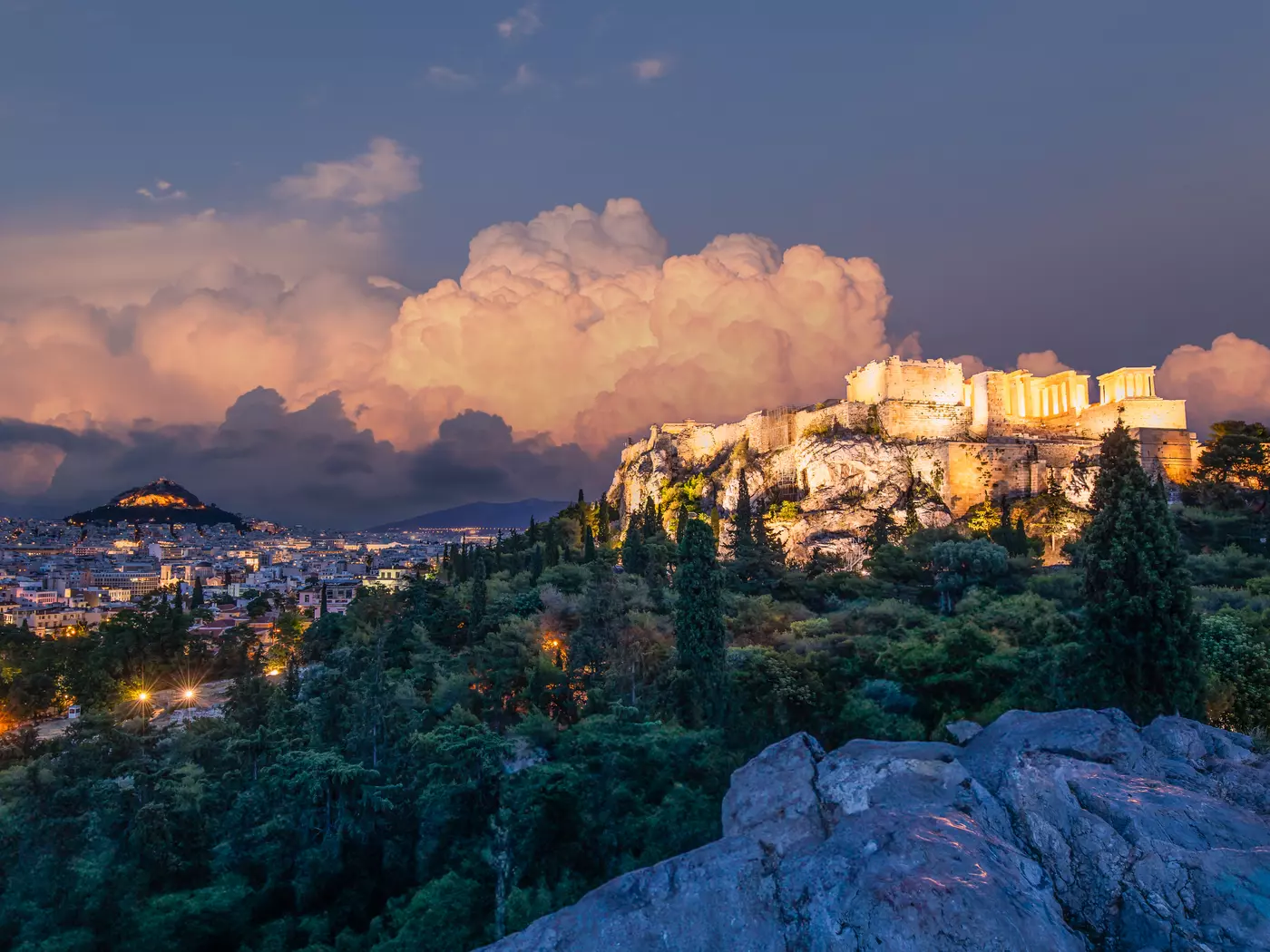 Evening settles over Athens
