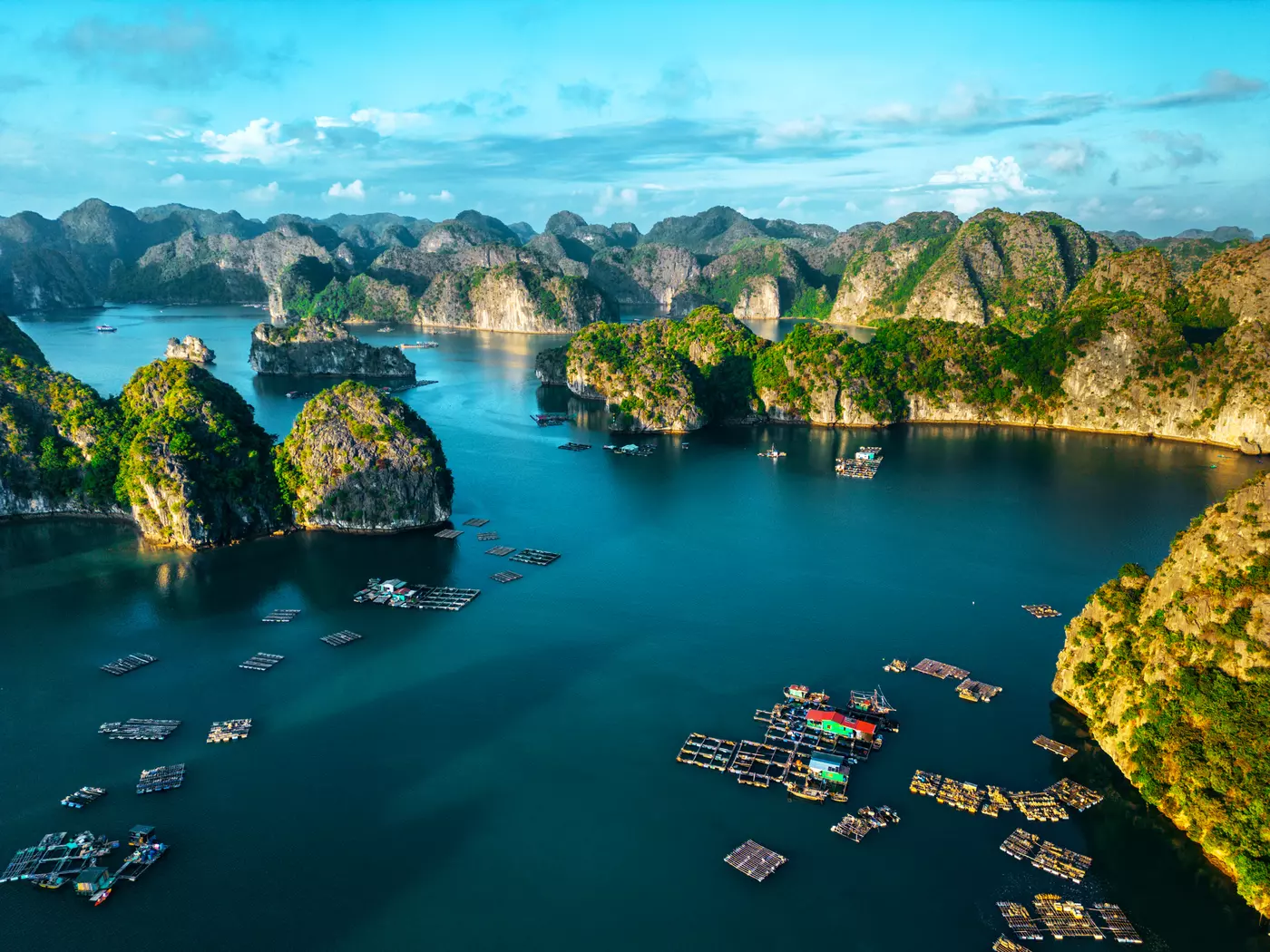 Ha Long Bay, Vietnam