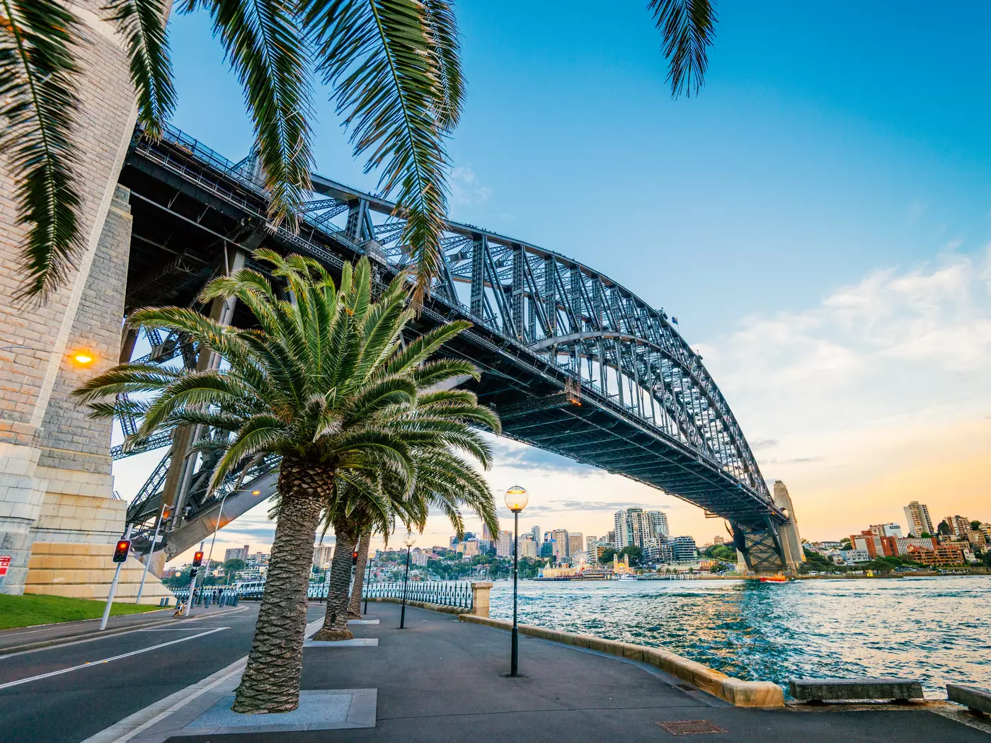 Sydney's Harbour Bridge Connecting Sydney's Central Business District with the North Shore, the Harbour Bridge was completed in 1932