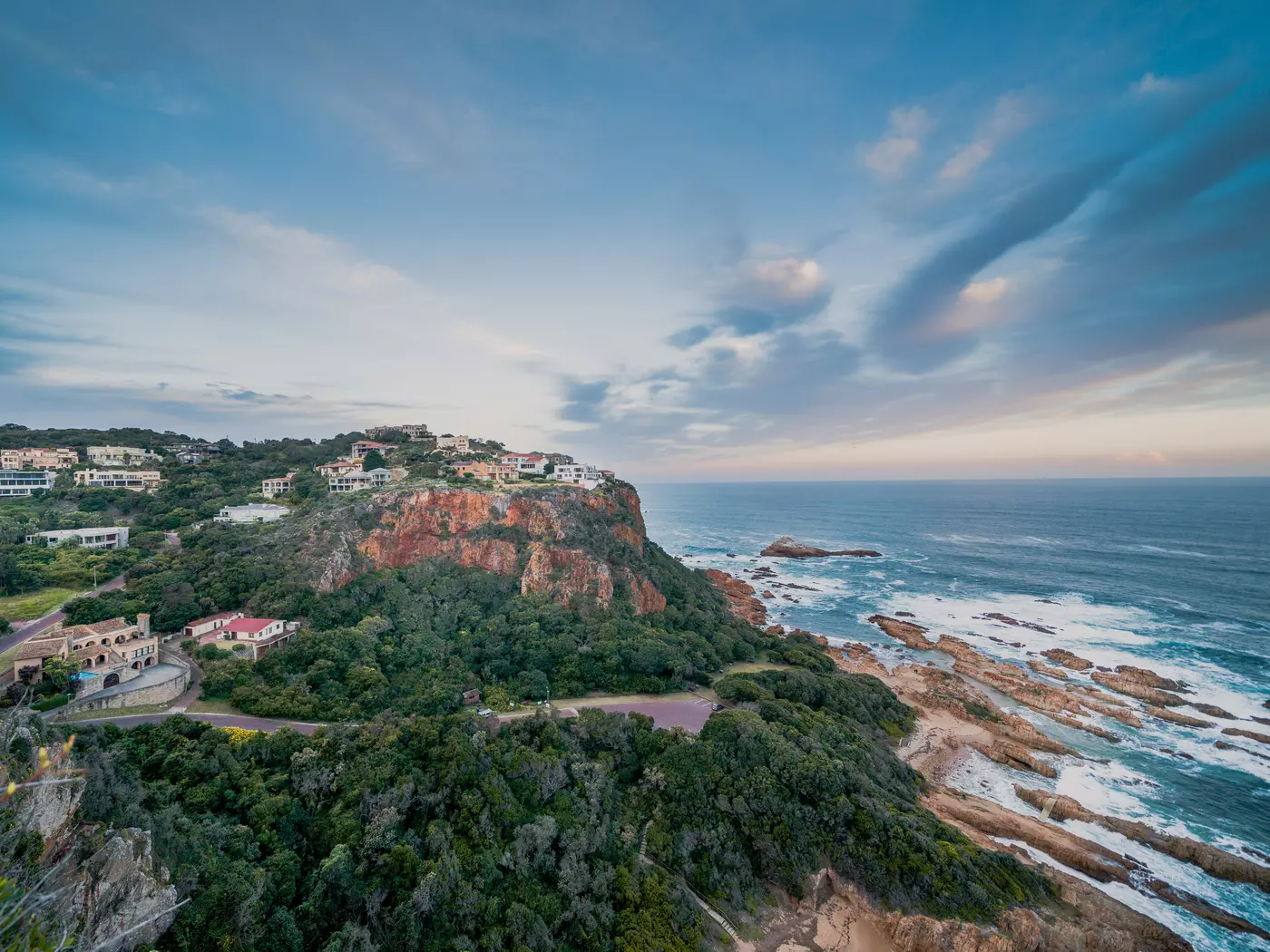 Surrounded by ancient Forests and a beautiful lagoon, Knysna is a highlight of the Garden Route