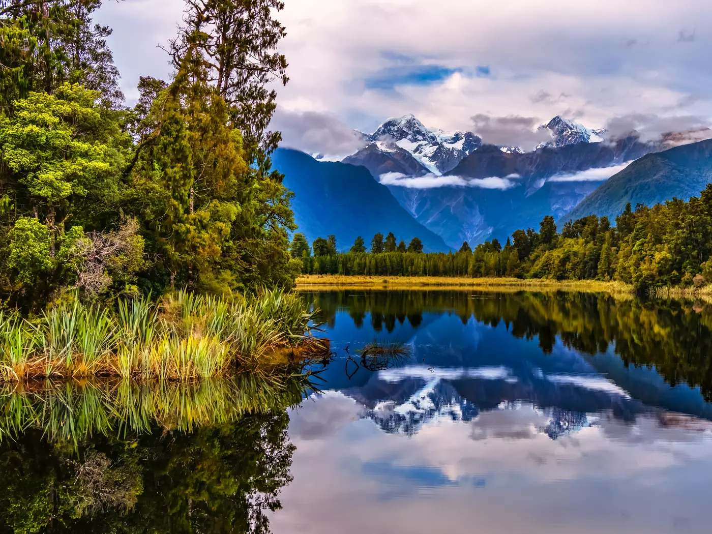 Discover the South Island's stunning landscapes