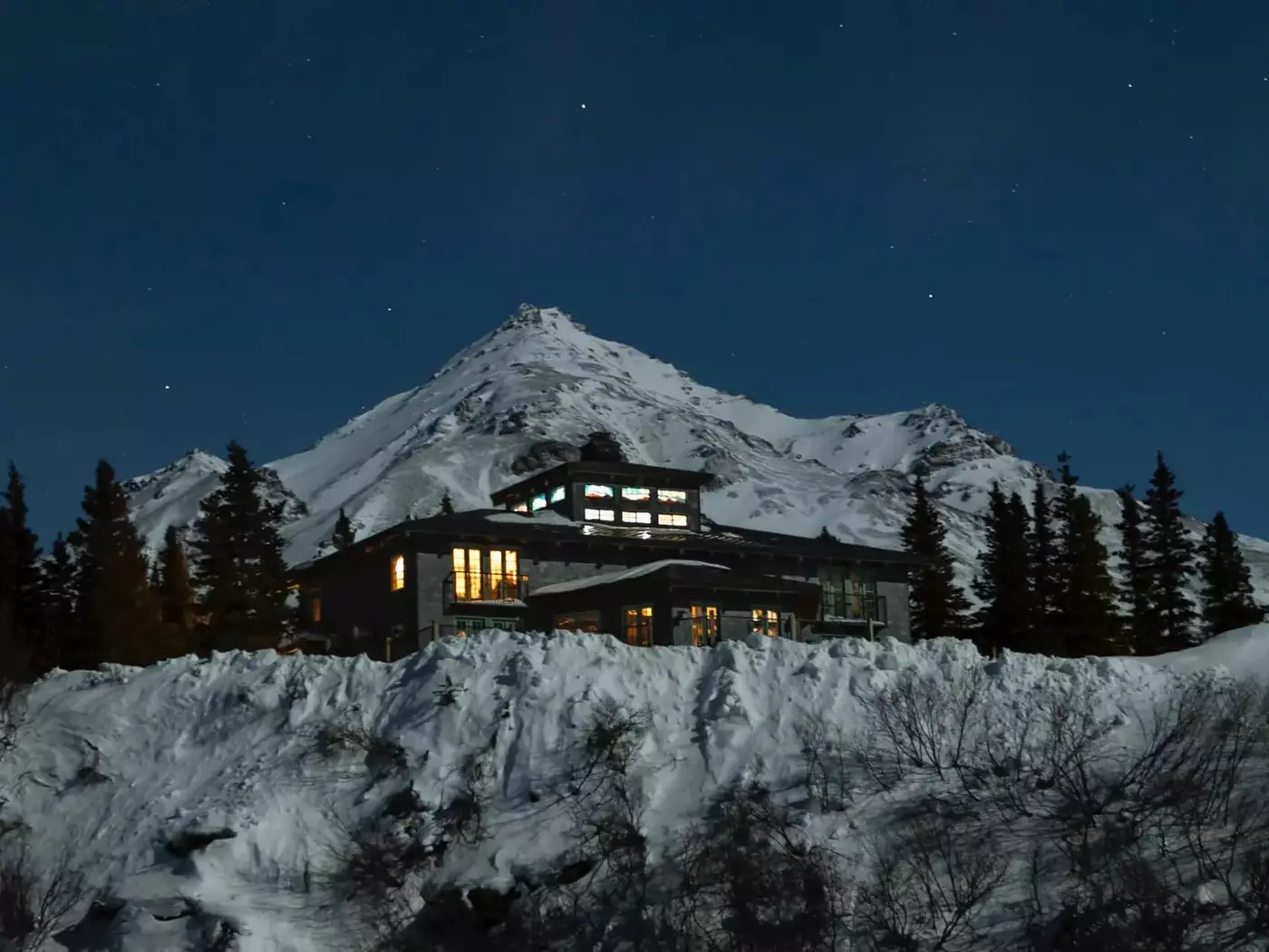 Lodge at Black Rapids