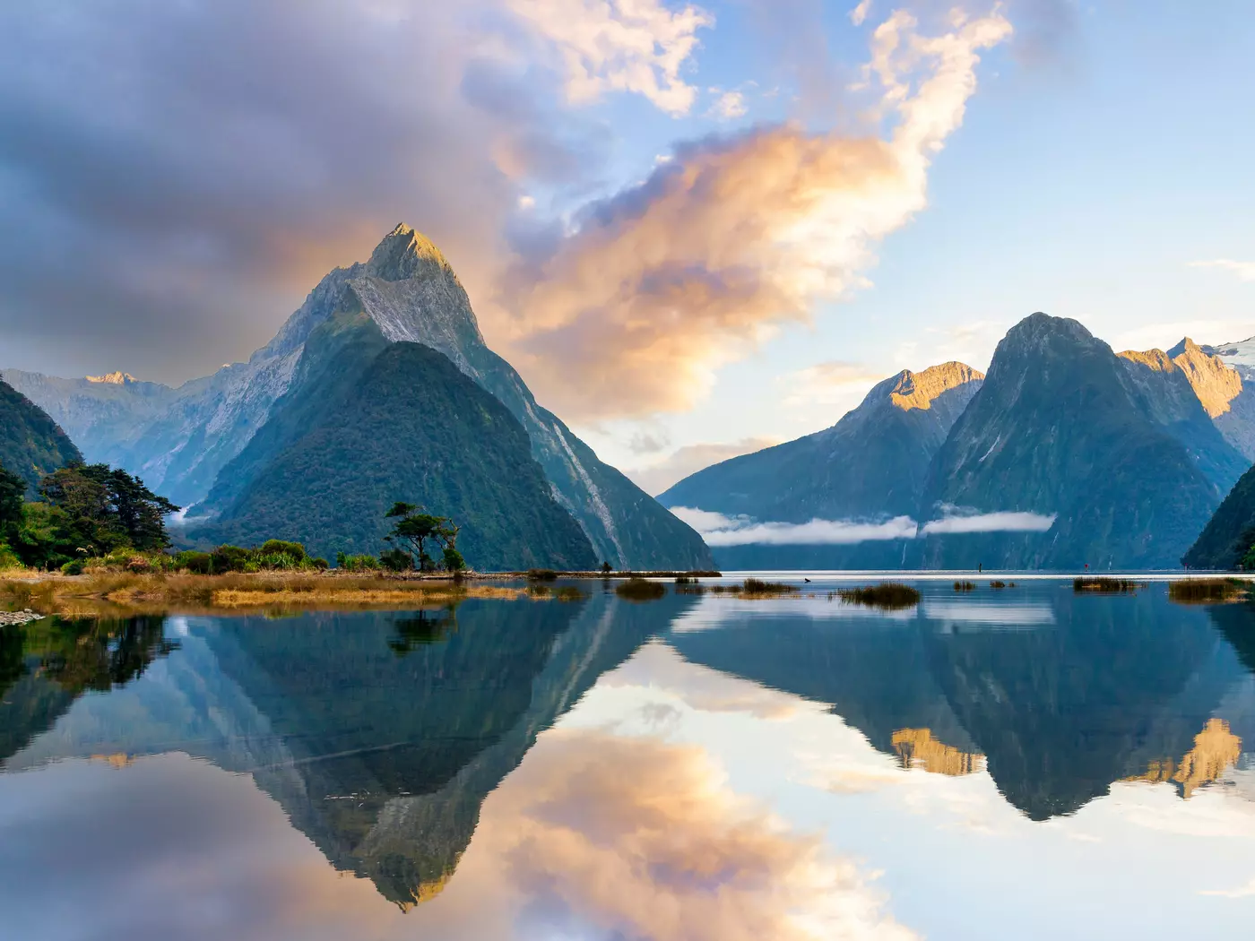 One of New Zealand's iconic attractions is the stunning Milford Sound