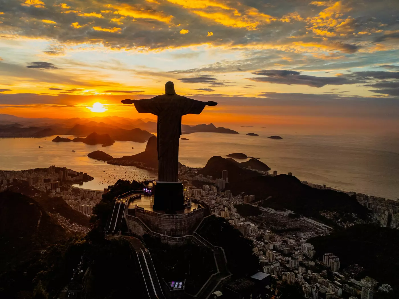 Explore spectacular Rio de Janeiro