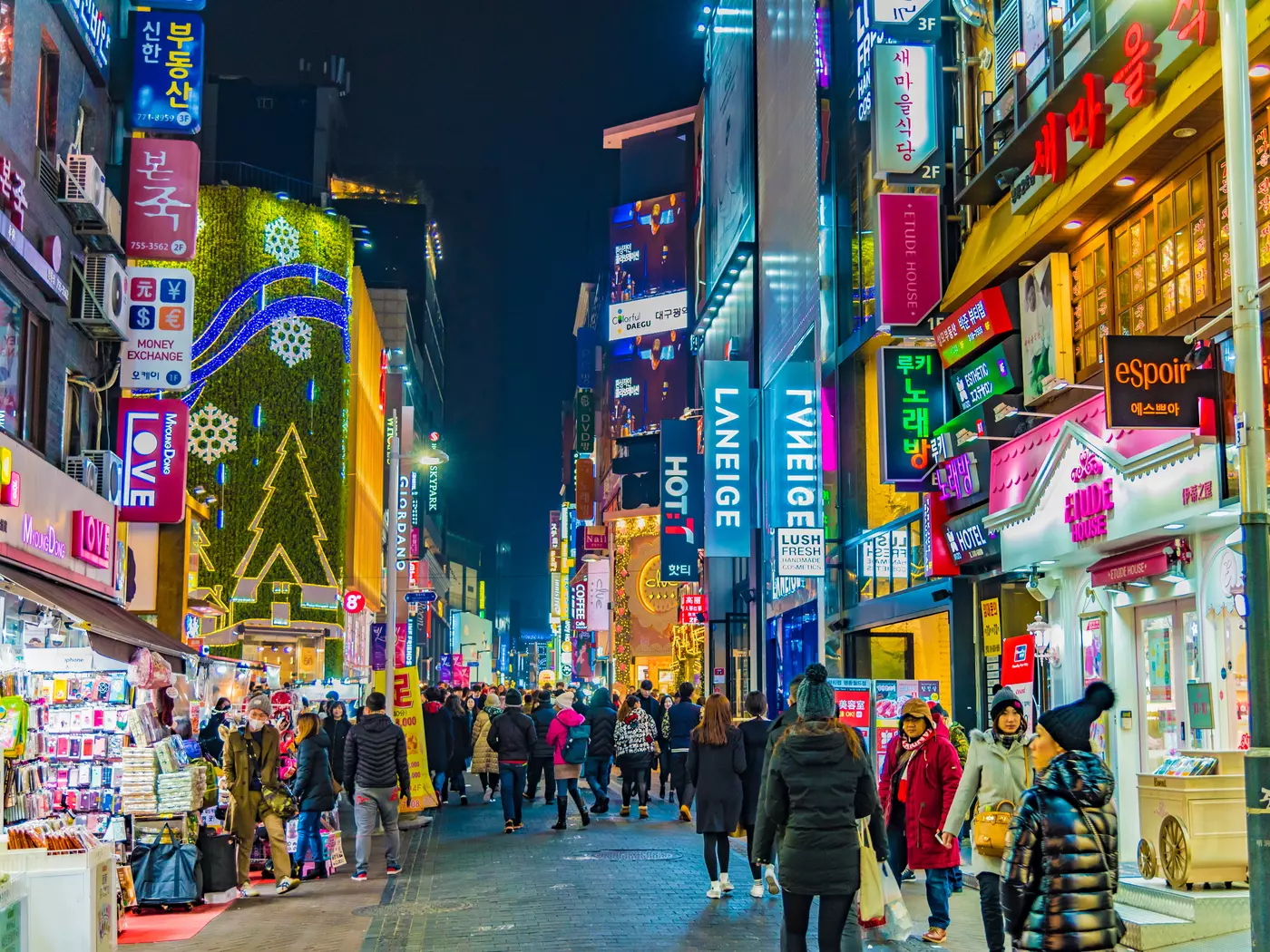 The bustling night markets of Seoul