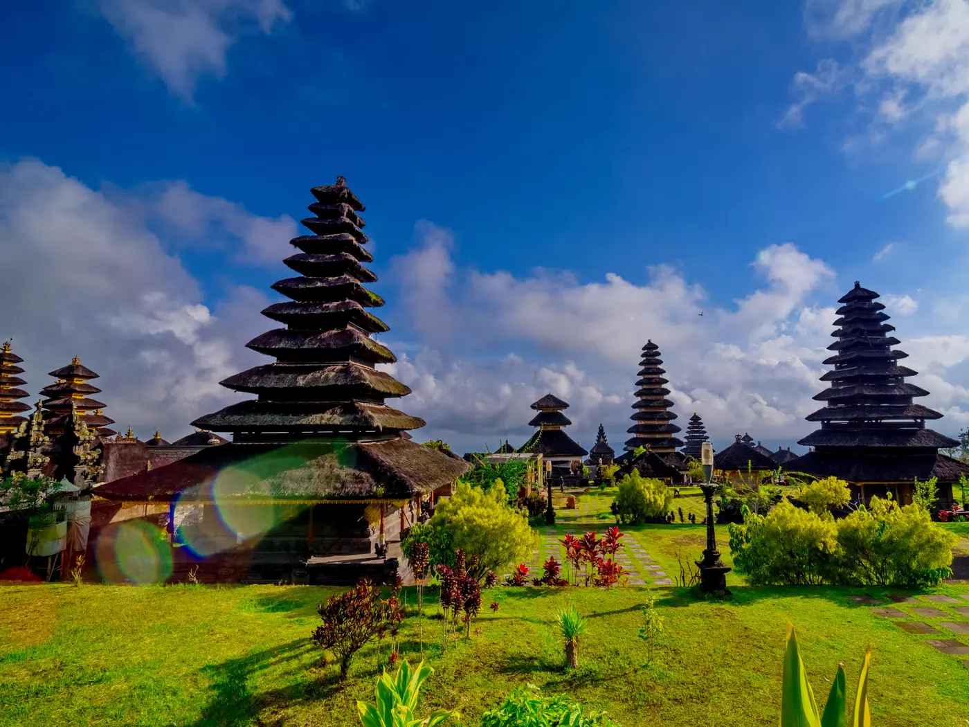 Discover the beautiful temples of Ubud