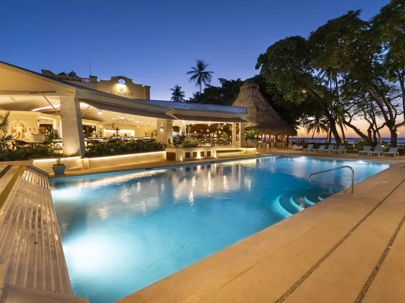Tamarindo Diria Beach Resort