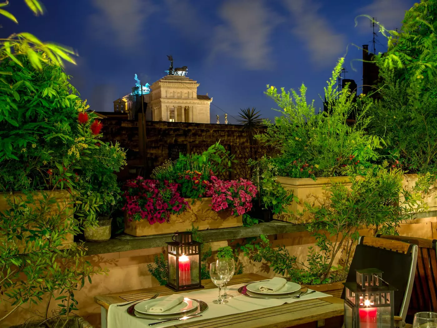 Enjoy Il Fresco Dining