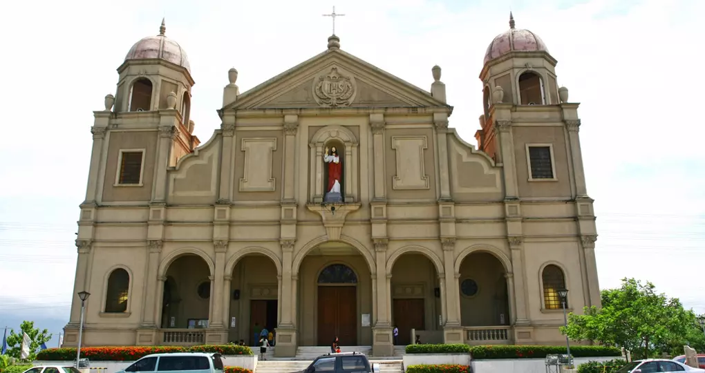 A typical church in Manila - something you will see many times on your Philippines vacation.