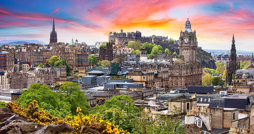 Hike the hills outside of Edinburgh to find a breathtaking view from the top of Arthur's Seat Hike the hills outside of Edinburgh to find a breathtaking view from the top of Arthur's Seat