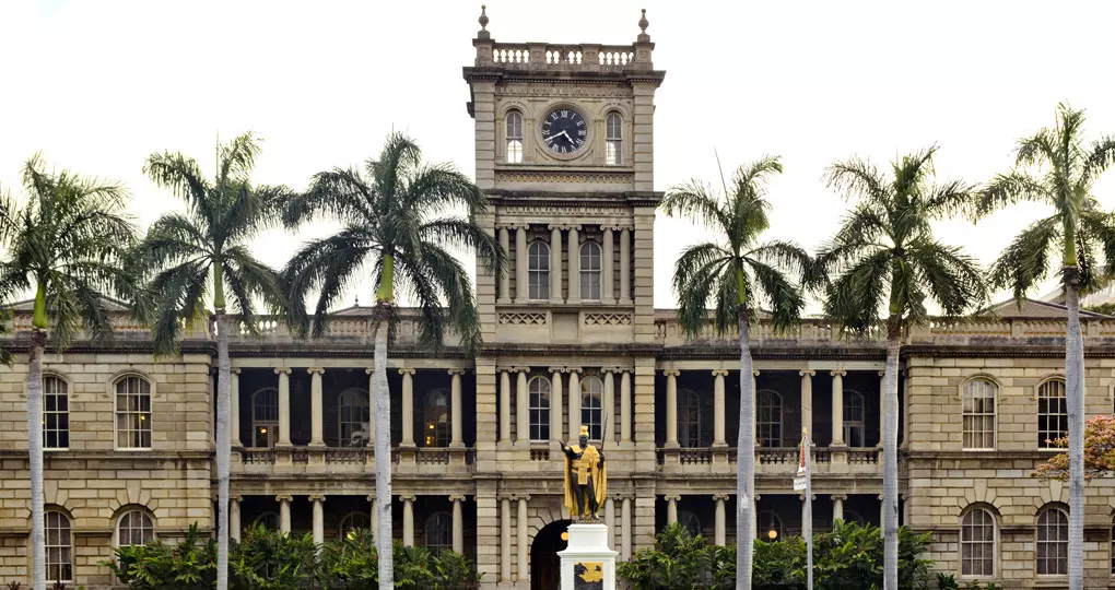 King Kamehameha statue in front of Ali'iolani Hale, Honolulu