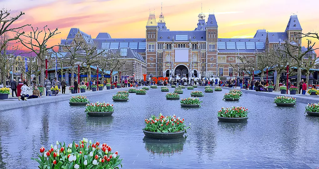 Take in a bit of Dutch culture while visiting the art of the Rijksmuseum Amsterdam Take in a bit of Dutch culture while visiting the art of the Rijksmuseum Amsterdam