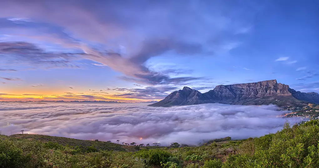 The majestic plateau of Table Mountain dominates Cape Town's skyline The majestic plateau of Table Mountain dominates Cape Town's skyline