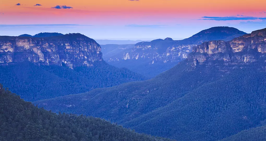 The Blue Mountains region is less than an hours drive from Sydney and is a great inclusions on Australia vacations. The Blue Mountains region is less than an hours drive from Sydney and is a great inclusions on Australia vacations.
