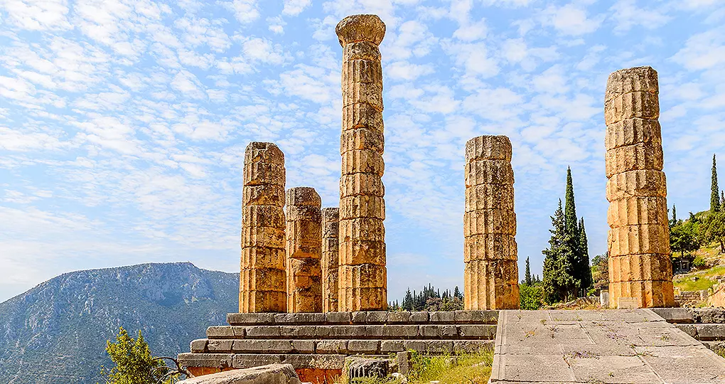Apollo Temple Ruins, Delphi Apollo Temple Ruins, Delphi