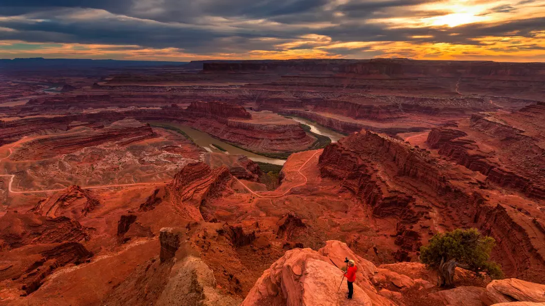 Colorful sunrset at Dead Horse Point State Park