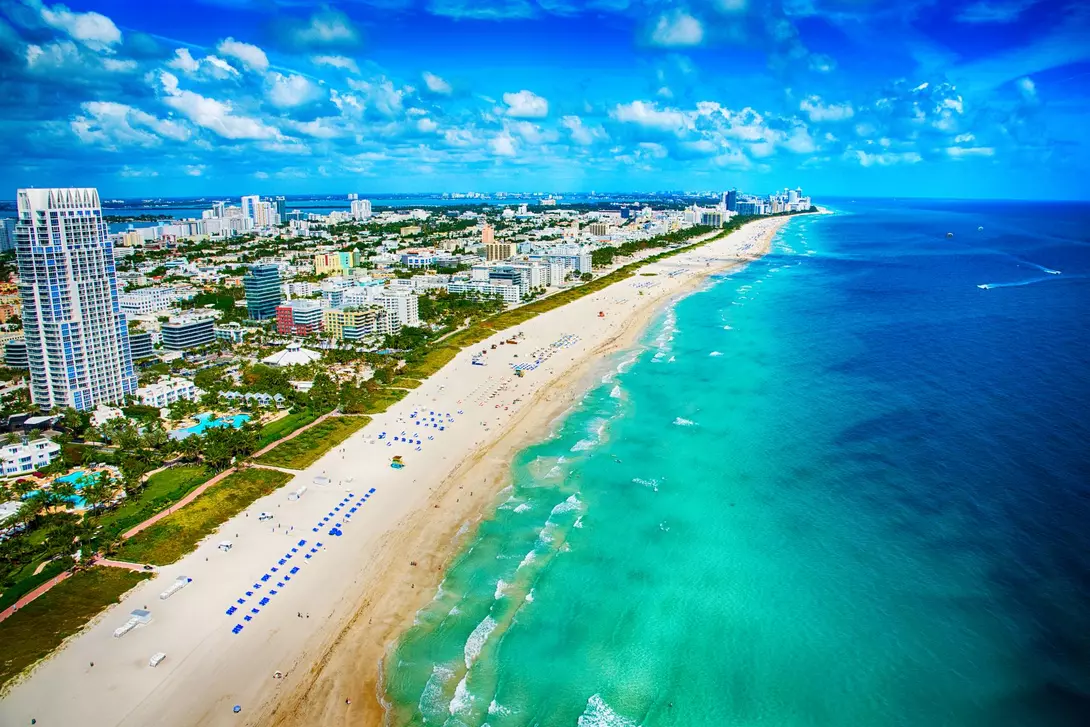 The white sands and turquoise ocean of beautiful Miami Beach