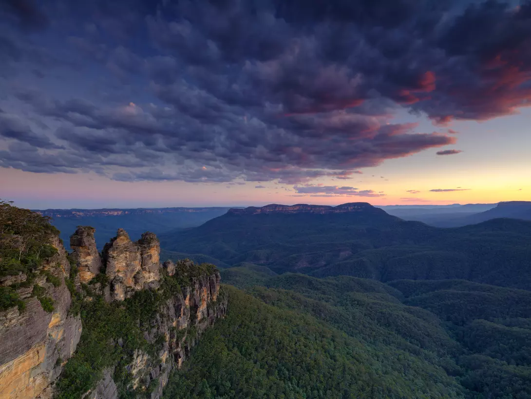 The Three Sisters and the Blue Mountains