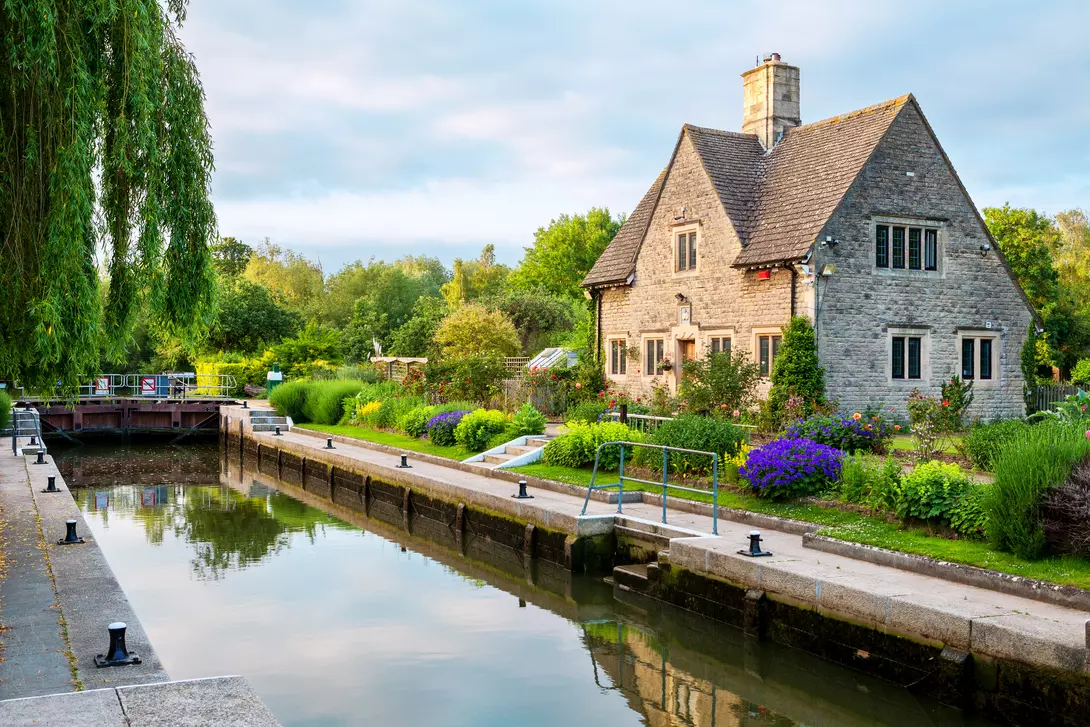 Iffley Lock on the River Thames. Oxford, Oxfordshire, England