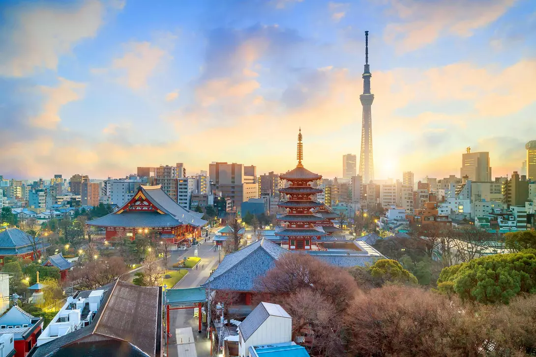 View of Tokyo skyline with Senso-ji Temple and Tokyo skytree at twilight in Japan.