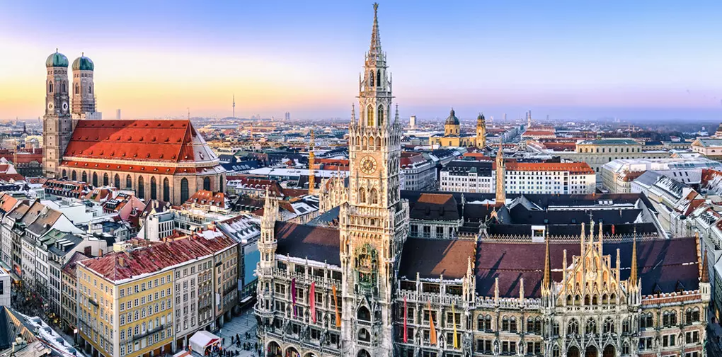 City Hall and the Frauenkirche City Hall and the Frauenkirche