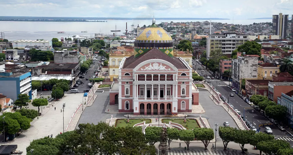The famous Teatro Amazonas in Manaus is a great photo opportunity on your Brazil vacation The famous Teatro Amazonas in Manaus is a great photo opportunity on your Brazil vacation