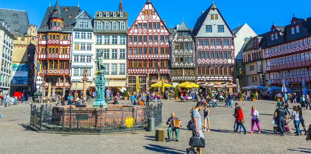 Roemerberg Sqaure - a popular tourist spot to include on all Germany vacations. Roemerberg Sqaure - a popular tourist spot to include on all Germany vacations.