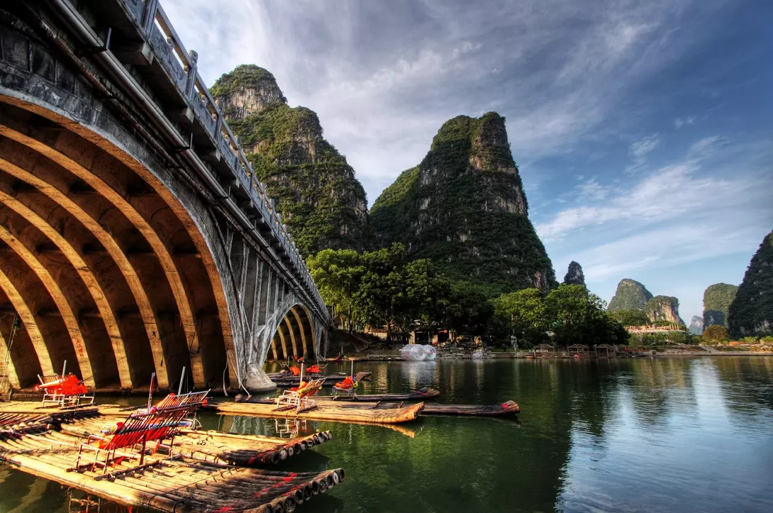 Bamboo rafts for fishing and sightseeing on the Li River