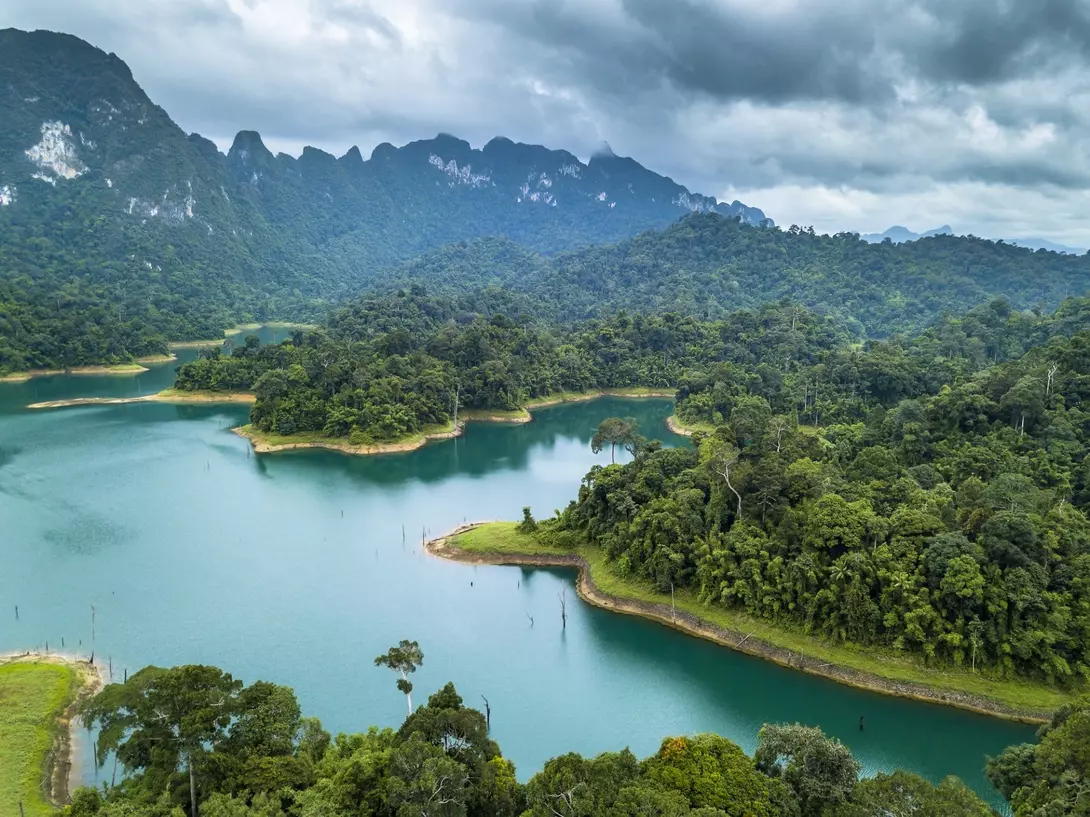 Ratchaprapha Dam, Khao Sok National Park Ratchaprapha Dam, Khao Sok National Park