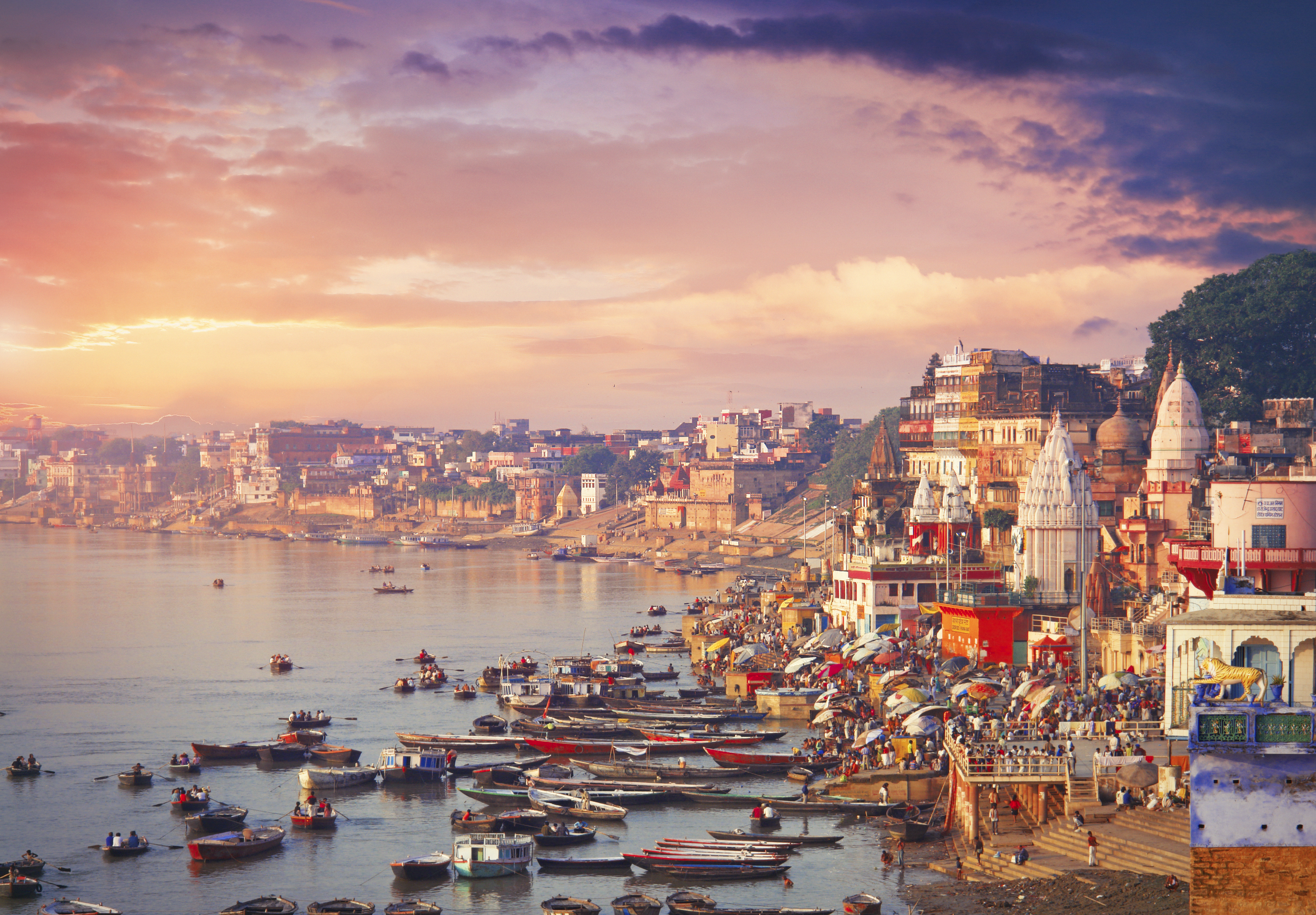 Sunset view of the banks of the Ganges River in Northern India, Varanasi is possibly the oldest living city in the world